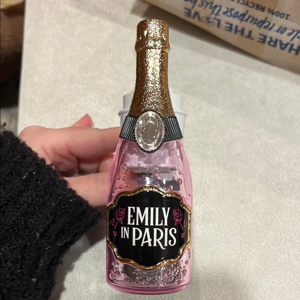 Bath and body works Emily in Paris wall fragrance brand new